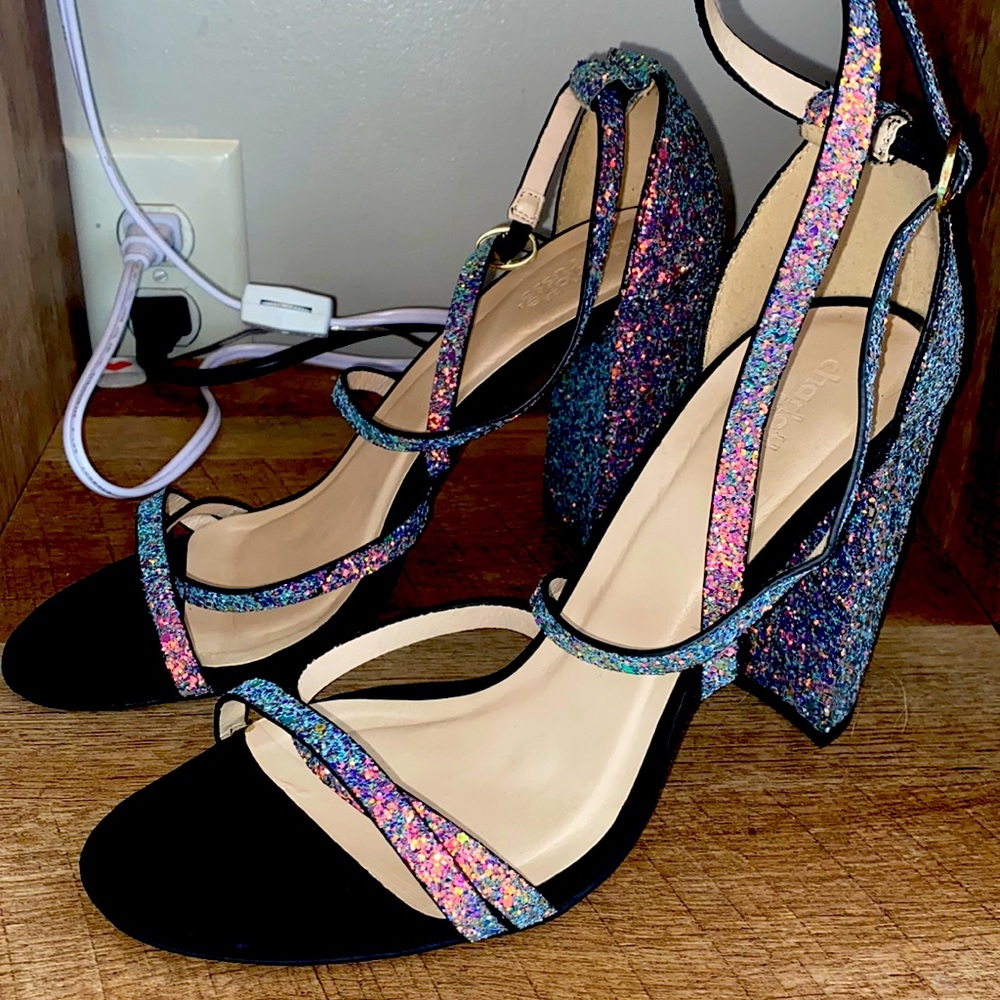 heels!! Size 10